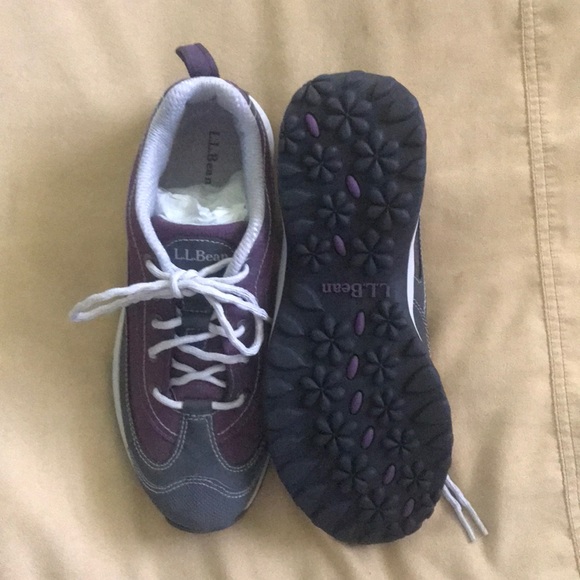 Hiking shoes - Picture 3 of 4